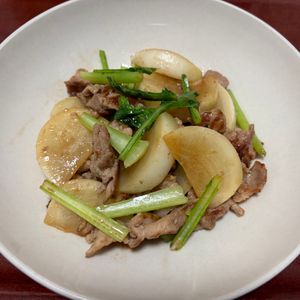 りんごの作ってみた!投稿(ワンパンで簡単！【豚こまとかぶの生姜焼き】ご飯が進む◎)