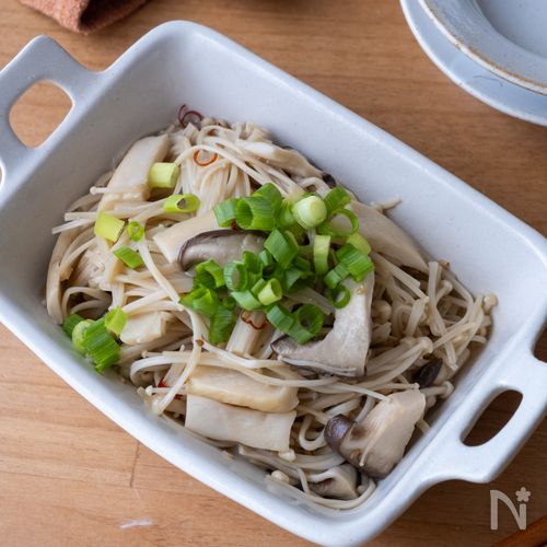 【低カロリーで腸活】箸が止まらない！きのこの旨ピリ辛ナムル
