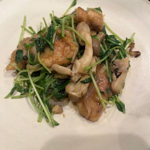 surgの作ってみた!投稿(鶏肉と豆苗としめじのバター醤油照り焼き【#簡単#包丁不要】)