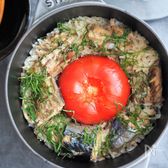 サバ缶と丸ごとトマトの炊き込みごはん