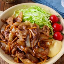 【おかわり確定】速攻10分☆豚こまと玉ねぎの満腹しょうが焼き