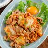 【5分で作れる】ごま油香るご飯ガッツリ豚キムチ#卵黄まろやかの工程2