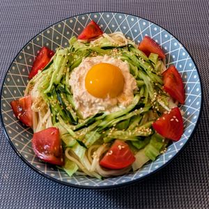 𝔂𝓾𝓶𝓲🍓の作ってみた!投稿(【ツナマヨサラダうどん】火を使わず簡単！野菜もたっぷり♪)