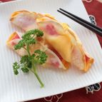 サラダスティック（カニ風味かまぼこ）のチーズ包み焼き