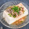 おつまみに！超簡単♪冷奴のオイルサーディンのせ