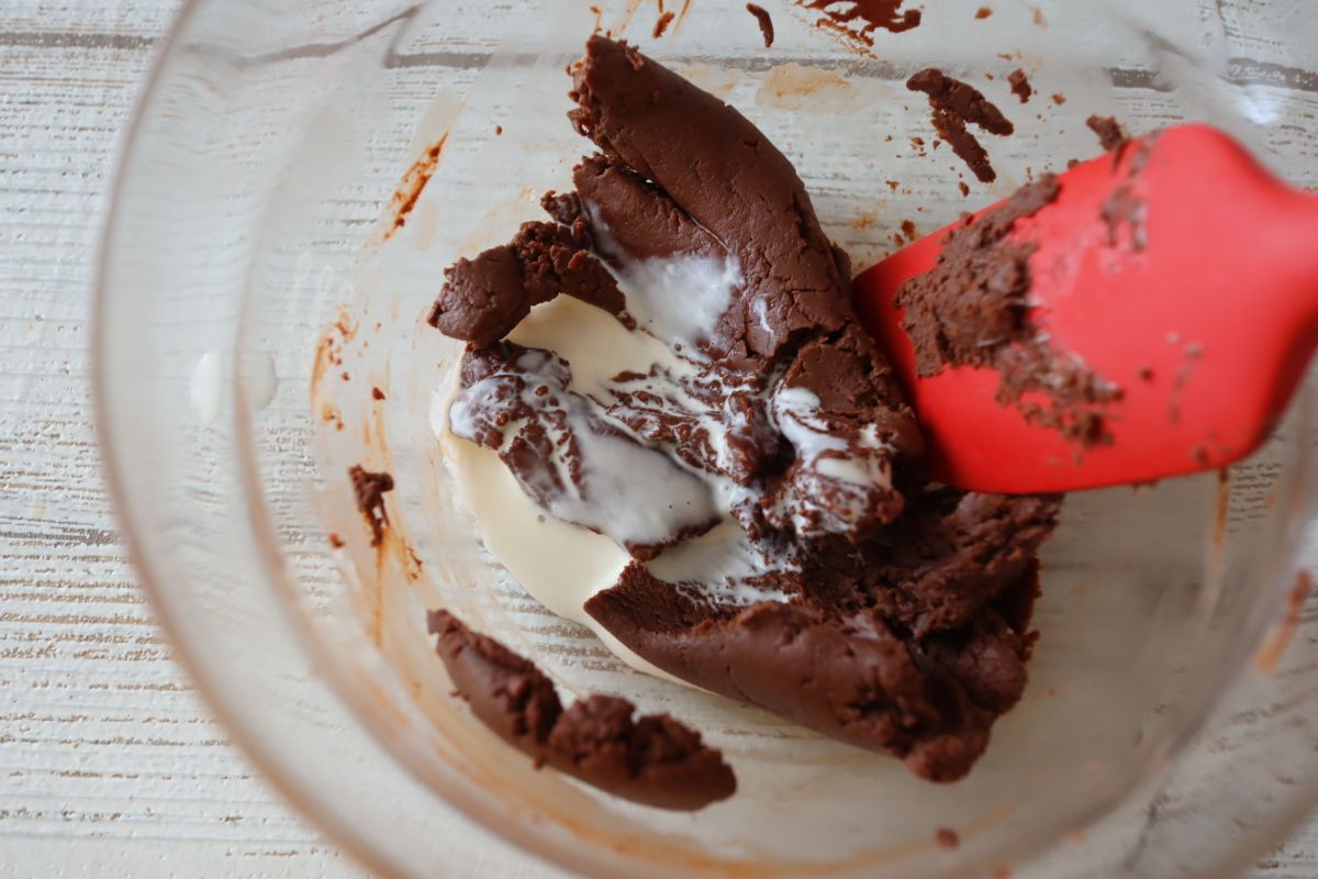 温度計なしでも失敗しない チョコレートの湯煎の仕方 レシピサイト Nadia ナディア プロの料理家のおいしいレシピ 温度計なしでも失敗しない チョコレートの湯煎の仕方 レシピサイト Nadia ナディア プロの料理家のおいしいレシピ