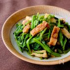 【ほうれん草とカリカリ油揚げのピリ辛炒め】おつまみ副菜