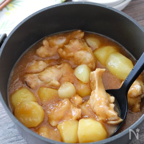 【手羽元とじゃがいものにんにくトロトロ煮】ご飯が進む！コク旨