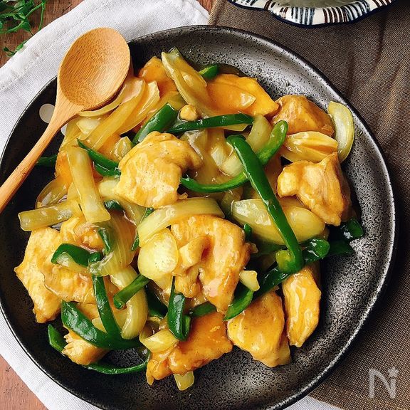 ボリュームおかず★鶏肉とピーマンのカレー味の和風あん