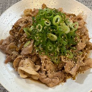 楽ラク手抜キッチン🐶🐾の作ってみた!投稿(100万再生！【豚こまとえのきのオイポン炒め】)