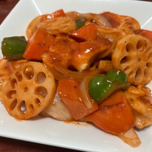 りんごの作ってみた!投稿(【鶏肉とれんこんの甘酢餡】ごろごろ野菜で食べ応え満載♡)