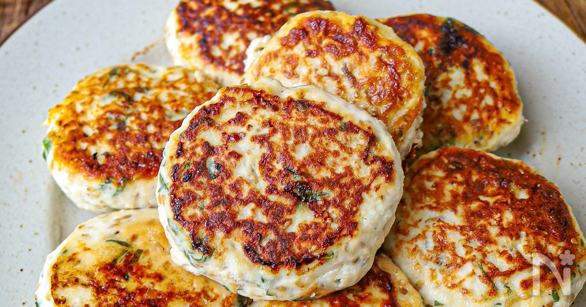低脂質♡【大葉と豆腐のチキン味噌バーグ】混ぜて焼くだけ！