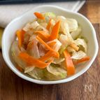 火を使わず、和えるだけ♪セロリとにんじんの香酢マリネ