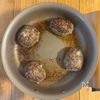 旨味閉じ込める!【ガーリックトマトハンバーグ】パン粉牛乳不要の工程3
