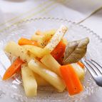 カリポリ止まらない。にんじんと大根のカレーピクルス