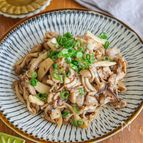 【豚こまときのこの粒マスポン酢炒め】ワンパン10分！