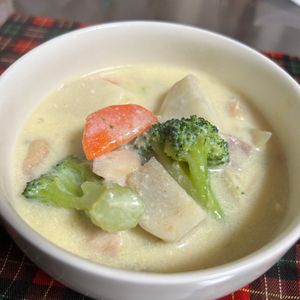 1210414の作ってみた!投稿(【ねっとり里芋が美味しい】豆乳と米粉のチキンシチュー)