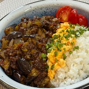 楽ラク手抜キッチン🐶🐾の作ってみた!投稿(なすたっぷり♩ふわたまキーマカレー)