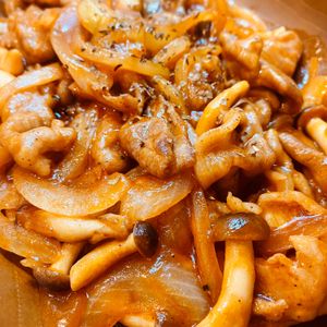 みおの作ってみた!投稿(【豚こまポークチャップ】お手軽食材!大人も子どもも喜ぶ♡)