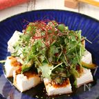 ピリ辛ドレッシングが美味♪パクチー豆腐サラダ