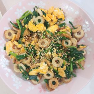 milkの作ってみた!投稿(5分かからず簡単♡ふわふわ卵とにらとちくわの甘辛生姜炒め)