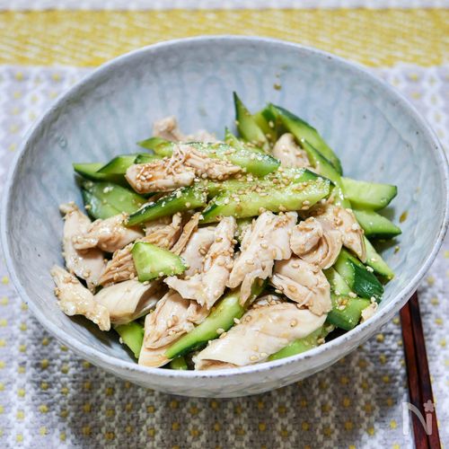 レンジで簡単「鶏ささみ肉ときゅうりのゴマ酢和え」
