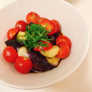りんの作ってみた!投稿(なすとトマトのポン酢マリネ【#作り置き#レンジ#調味料3つ】)