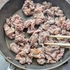 【新玉ねぎと豚こまのたっぷり生姜炒め】季節感たっぷりの一皿♡の工程3