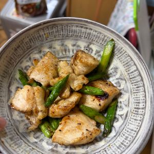 葵の作ってみた!投稿(【鶏とアスパラの塩炒め】これだけで最高においしい！)