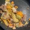 10分で完成!やみつき【豚バラ白菜のうま塩卵炒め】の工程5