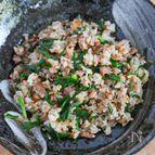 ぱぱっと作れる！豚ひき肉とニラのチャーハン