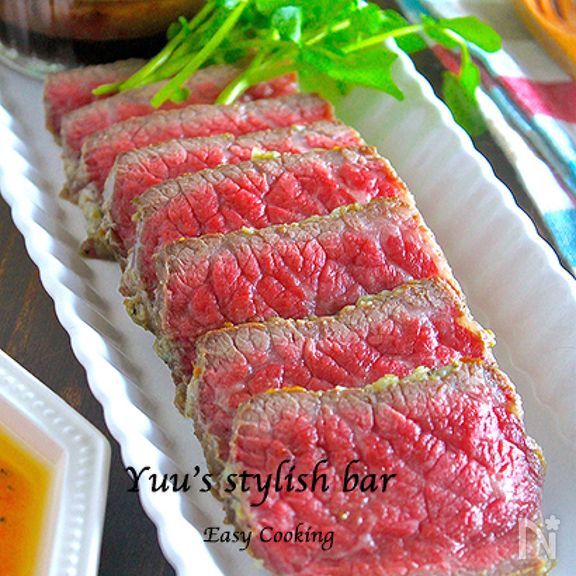 フライパンでラクラク♪『お肉がとろける♡極上ローストビーフ』