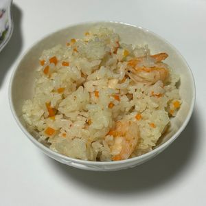しんやの作ってみた!投稿(【炊飯器にいれるだけ！】えびピラフ)