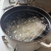 塩麹でうまみを出した【鶏むね肉のフォー】ヘルシーで優しい味の工程6