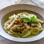 濃厚バジルのクリームうどん