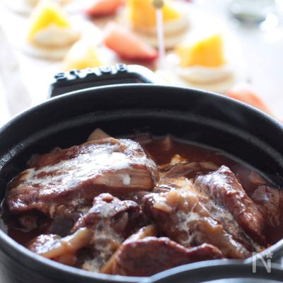 クリスマスにおすすめ♪
豚ひれ肉のとろとろトマトワイン煮込み