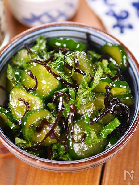 夏の涼しい簡単副菜🎐きゅうりと大葉の塩昆布和え😋🥒