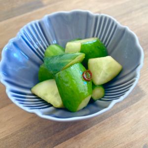 ゆかりの作ってみた!投稿(きゅうりのぴり辛にんにく醤油の漬物！)