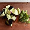 うま味たっぷり♪【夏野菜とサバ缶のさっぱりマリネ】の工程1
