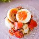 ゆで卵がボリュームアップ☆トマト塩昆布の味わいサラダ♪