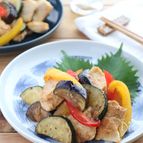 ごはんがすすむ！鶏むね肉と夏野菜のバタポン炒め