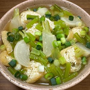 楽ラク手抜キッチン🐶🐾の作ってみた!投稿(【とろとろかぶと油揚げの味噌汁】かぶの葉も♪)