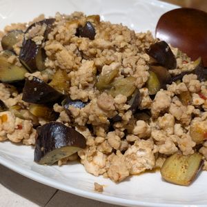 eveの作ってみた!投稿(ご飯もお酒も進んじゃう♡『茄子と鶏ひき肉の甘味噌炒め』)