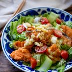 【レンジだから油不要！】鮭の唐揚げサラダ
