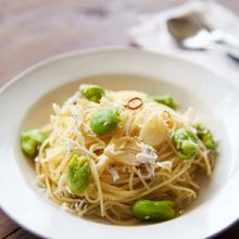 【春のパスタ】そら豆としらすのペペロンチーノ