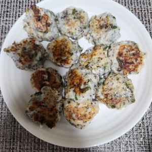 とももの作ってみた!投稿(さっぱり香る！ゆかりと大葉の【鶏つくね】)