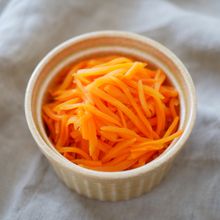 ドレッシング不要！皮ごと蒸しにんじんのサラダ