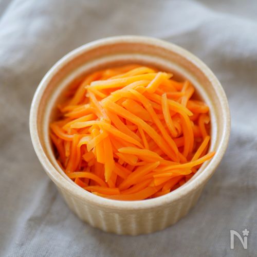 ドレッシング不要!皮ごと蒸しにんじんのサラダ