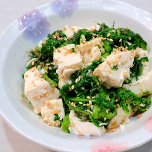 まゆの作ってみた!投稿(崩し豆腐とほうれん草の《簡単♡ごま味噌サラダ》)