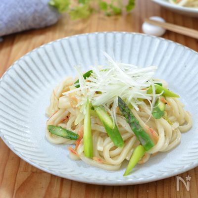 風邪バイバイ！桜エビとアスパラの白だし焼うどん